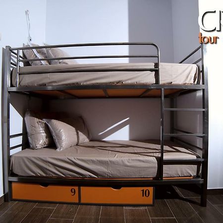 Crazy Hostel เยเรวาน ภายนอก รูปภาพ