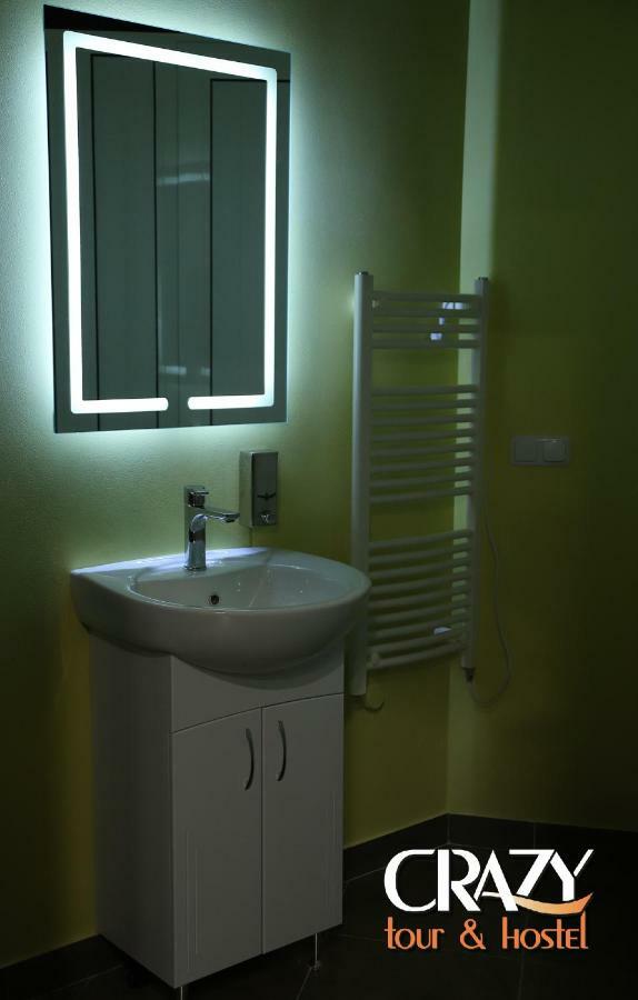 Crazy Hostel เยเรวาน ภายนอก รูปภาพ