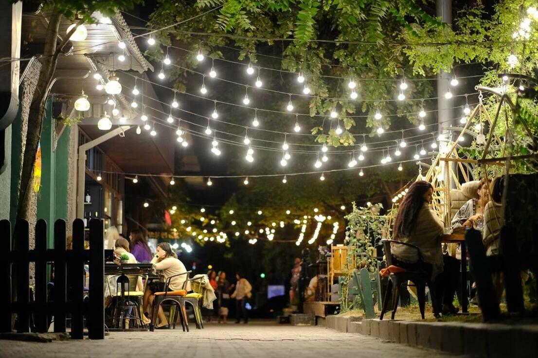 Crazy Hostel เยเรวาน ภายนอก รูปภาพ